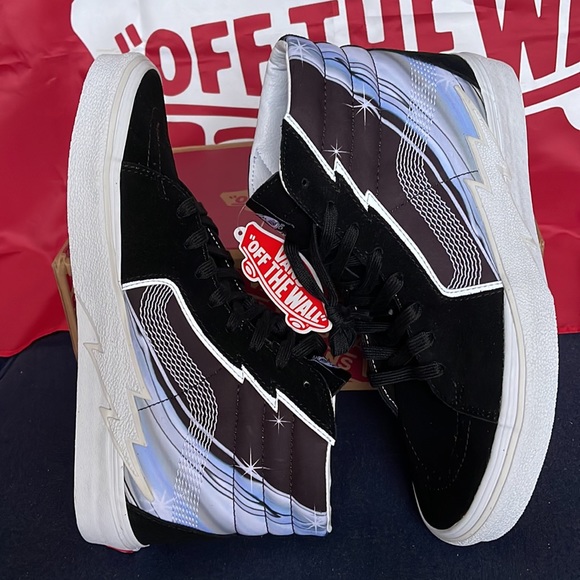 Vans Men’s Sk8-Hi Bolt
Chrome Flash Black
VN0A5JIVBMA
Men’s sneakers - Picture 12 of 16